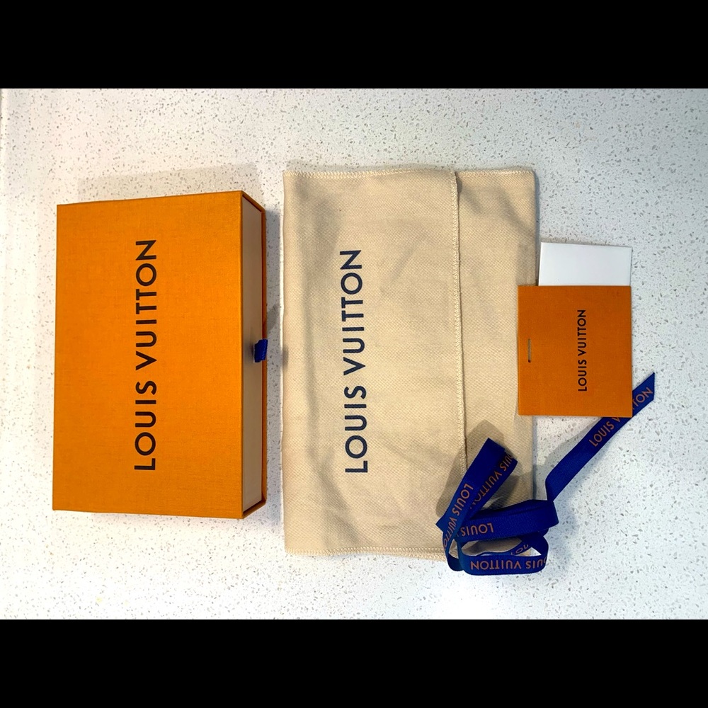 Louis Vuitton Original Drawerbox with ribbon.